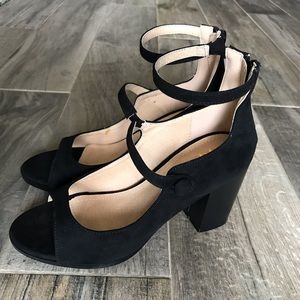 Black peep toe block heel pumps New original box